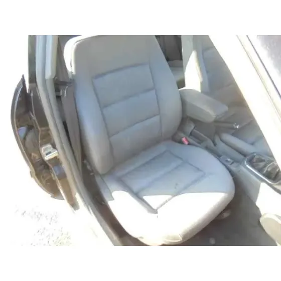 AUDI A4 BERLINA (B5) '1999 1.9 TDI NEGRO