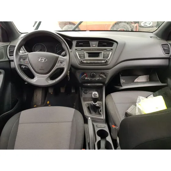 HYUNDAI I20 ACTIVE '2017 TREND ROJO