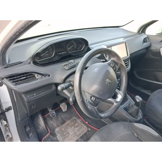 Peugeot 208 I (CA_, CC_) 2012