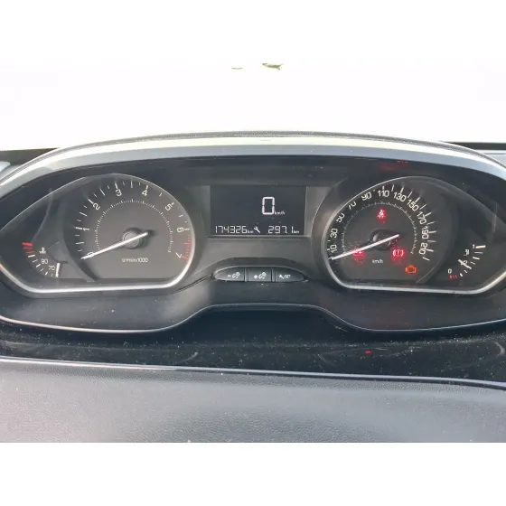 Peugeot 208 I (CA_, CC_) 2012