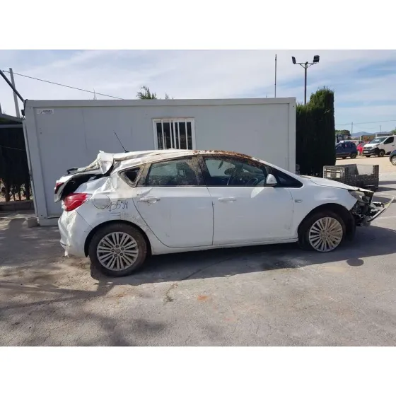 OPEL ASTRA J LIM. '2014 SELECTIVE BLANCO
