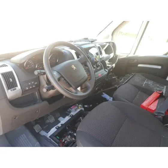 PEUGEOT BOXER FURGON '2023 330 L1H1 PRO BLUEHDI 120 START&STOP BLANCO
