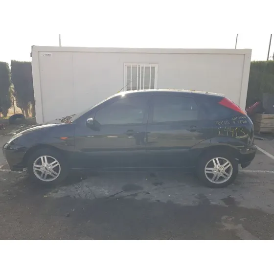 FORD FOCUS BERLINA (CAK) '2004 AMBIENTE NEGRO