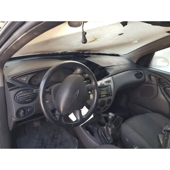 FORD FOCUS BERLINA (CAK) '2004 AMBIENTE NEGRO