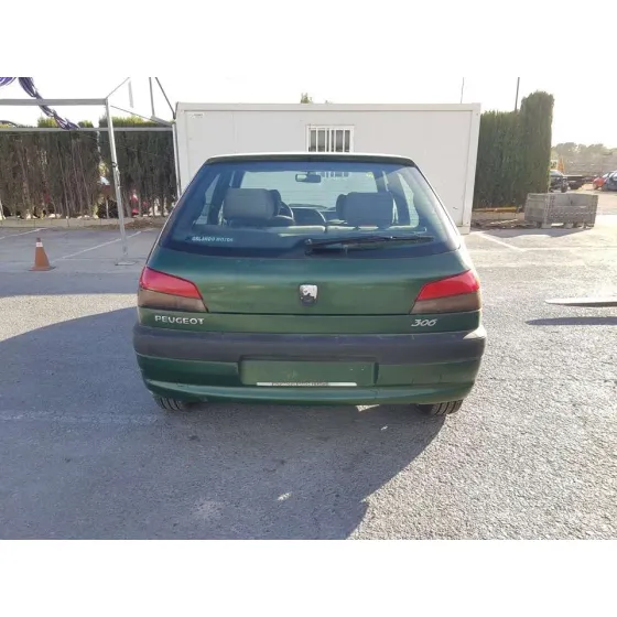 PEUGEOT 306 BERLINA 3/4/5 PUERTAS (S2) '1999 S VERDE