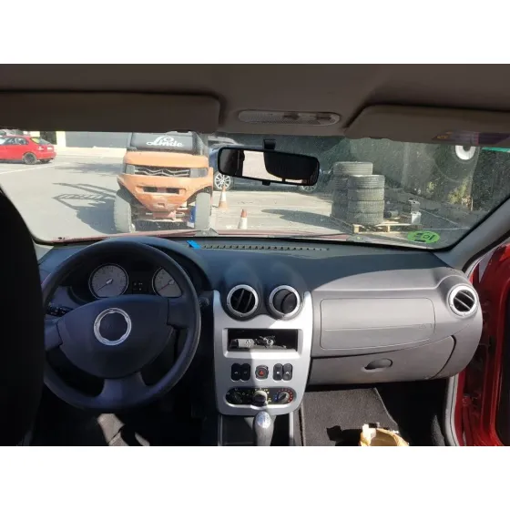 DACIA SANDERO '2010 AMBIANCE GRANATE