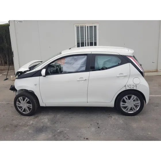 TOYOTA AYGO '2016 X-CITE BLANCO