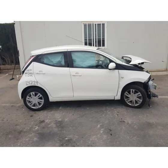 TOYOTA AYGO '2016 X-CITE BLANCO