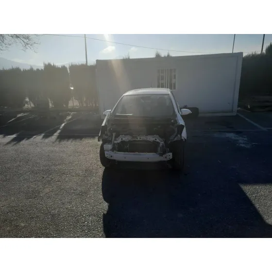 TOYOTA YARIS '2018 ACTIVE BLANCO