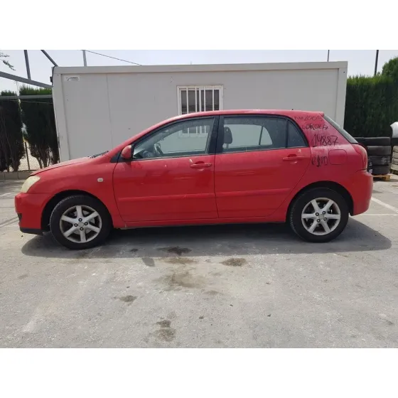 TOYOTA COROLLA (E12) '2005 1.4 D-4D LUNA COMPACT ROJO