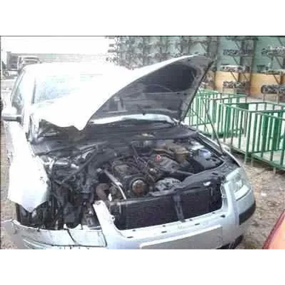 VOLKSWAGEN PASSAT BERLINA (3B3) '2000 COMFORTLINE GRIS