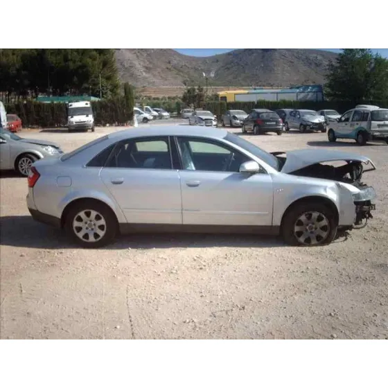 AUDI A4 BERLINA (8E) '2000 1.9 TDI (96KW) GRIS