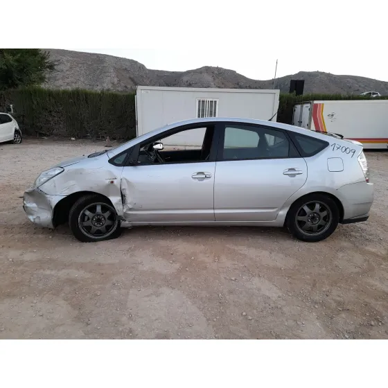 Toyota PRIUS (HW2) 3