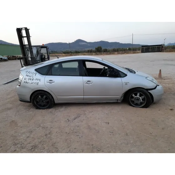 Toyota PRIUS (HW2) 3