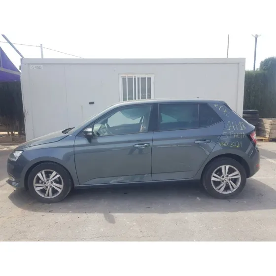 SKODA FABIA '2021 ACTIVE GRIS OSCURO