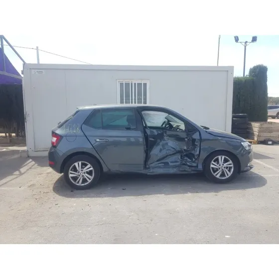 SKODA FABIA '2021 ACTIVE GRIS OSCURO