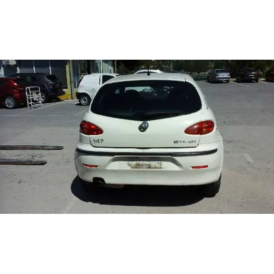 ALFA ROMEO 147 (190) '2001 1.6 T.SPARK DISTINCTIVE BLANCO