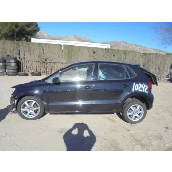 VOLKSWAGEN POLO (6R1) '2015 ADVANCE NEGRO