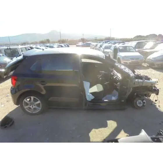 VOLKSWAGEN POLO (6R1) '2015 ADVANCE NEGRO