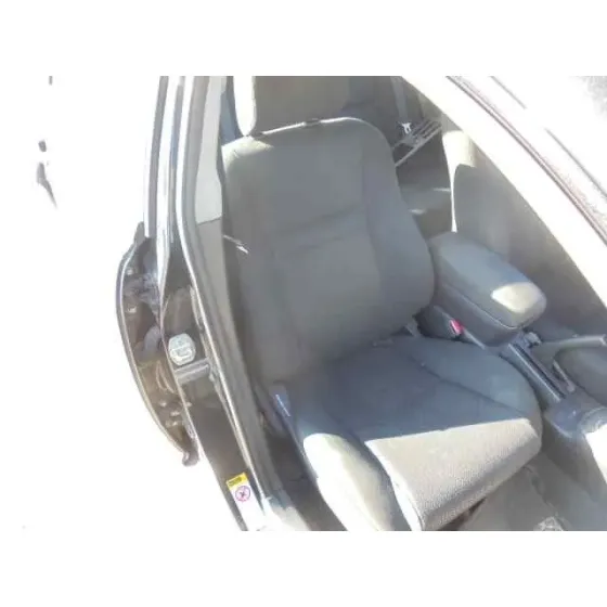 TOYOTA AVENSIS BERLINA (T25) '2003 2.0 D4-D EXECUTIVE SEDAN (4-PTAS) NEGRO