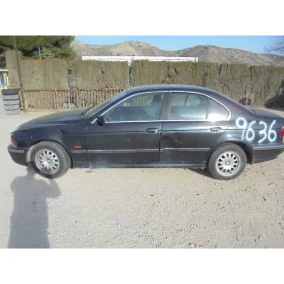 BMW SERIE 5 BERLINA (E39) '2000 520D NEGRO