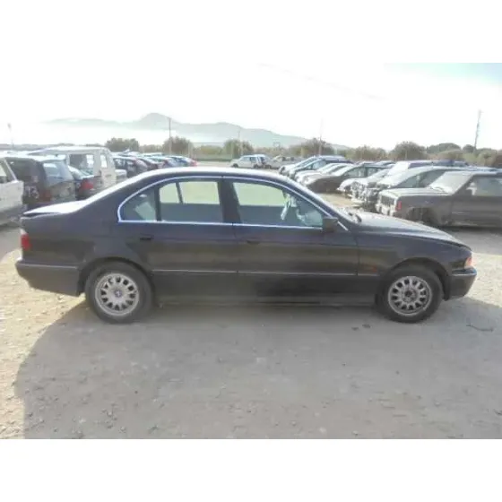 BMW SERIE 5 BERLINA (E39) '2000 520D NEGRO