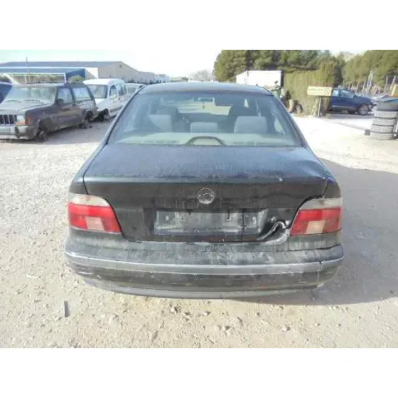BMW SERIE 5 BERLINA (E39) '2000 520D NEGRO