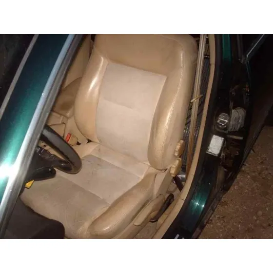 VOLKSWAGEN PASSAT BERLINA (3B3) '2002 V6 EXECUTIVE 4MOTION VERDE
