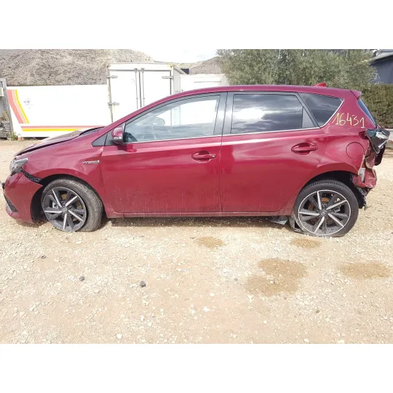 TOYOTA AURIS '2017 HYBRID ACTIVE ROJO