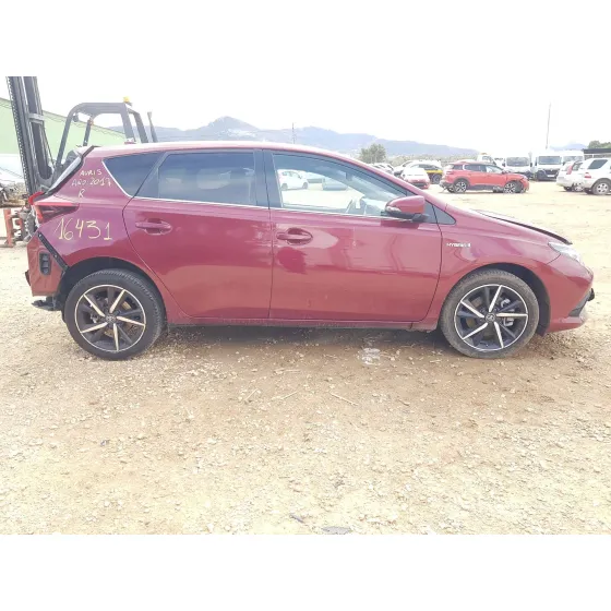 TOYOTA AURIS '2017 HYBRID ACTIVE ROJO