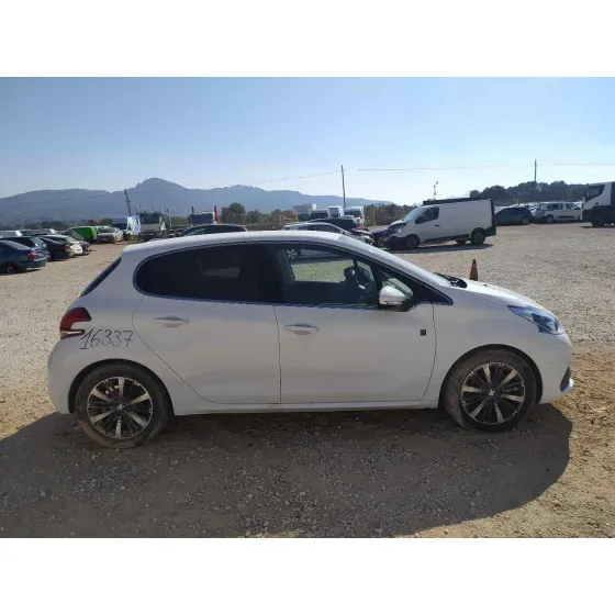 PEUGEOT 208 '2019 TECH EDITION BLUE HDI BLANCO