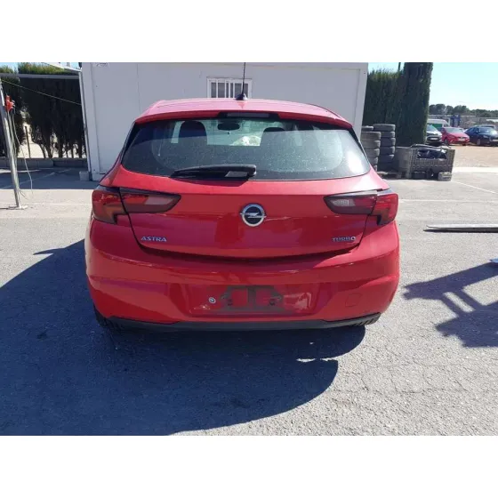 OPEL ASTRA K LIM. 5TÜRIG '2018 DYNAMIC ROJO