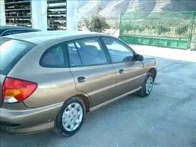 KIA RIO '2000 1.3 CAT DORADO