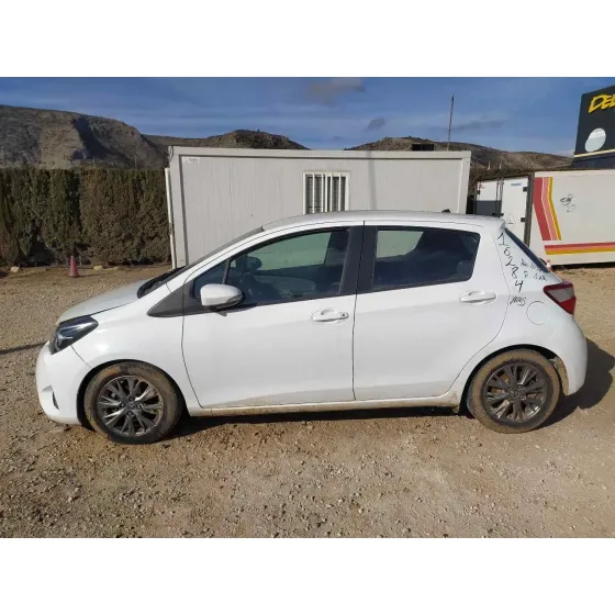TOYOTA YARIS '2017 ACTIVE BLANCO