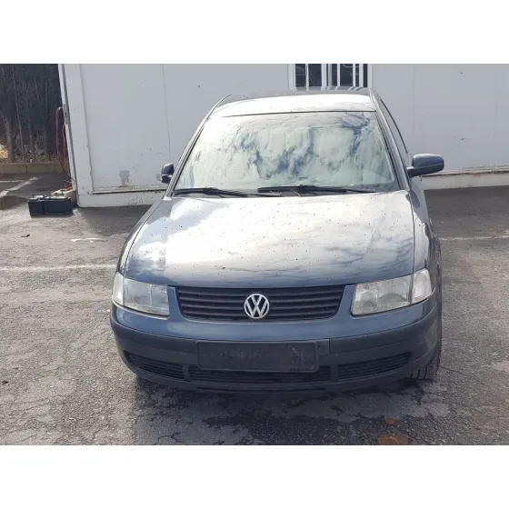 VOLKSWAGEN PASSAT BERLINA (3B2) '2000 COMFORTLINE GRIS OSCURO