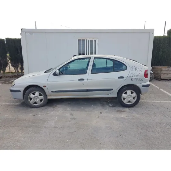 RENAULT MEGANE I FASE 2 BERLINA (BA0) '1999 1.9 D RXE GRIS