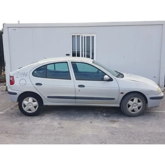 RENAULT MEGANE I FASE 2 BERLINA (BA0) '1999 1.9 D RXE GRIS