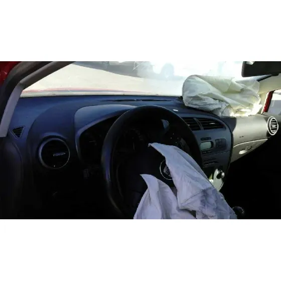 SEAT LEON (1P1) '2005 REFERENCE ROJO