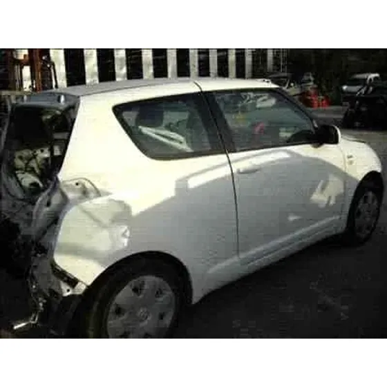 SUZUKI SWIFT BERLINA (MZ) '2005 GL (3-PTAS.) BLANCO