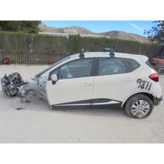 RENAULT CAPTUR '2014 5 P CREMA