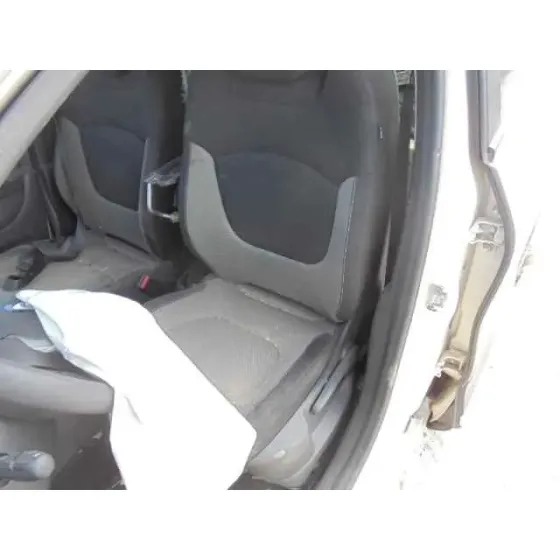 RENAULT CAPTUR '2014 5 P CREMA