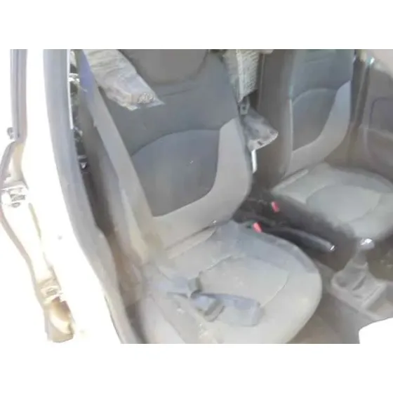 RENAULT CAPTUR '2014 5 P CREMA