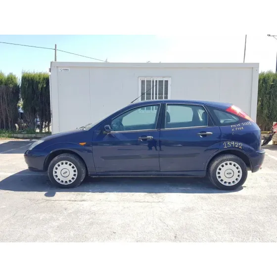FORD FOCUS BERLINA (CAK) '2003 AMBIENTE AZUL
