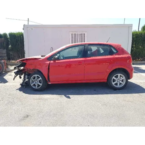 VOLKSWAGEN POLO (6R1) '2011 CROSSPOLO ROJO