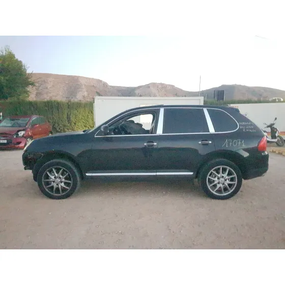 Porsche CAYENNE (9PA) 2002