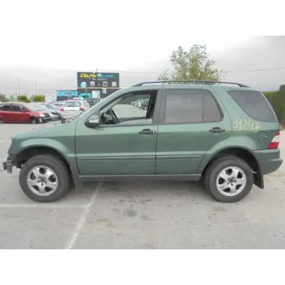 MERCEDES CLASE M (W163) '2002 270 CDI (163.113) VERDE