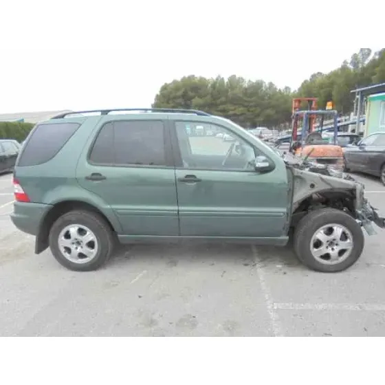 MERCEDES CLASE M (W163) '2002 270 CDI (163.113) VERDE