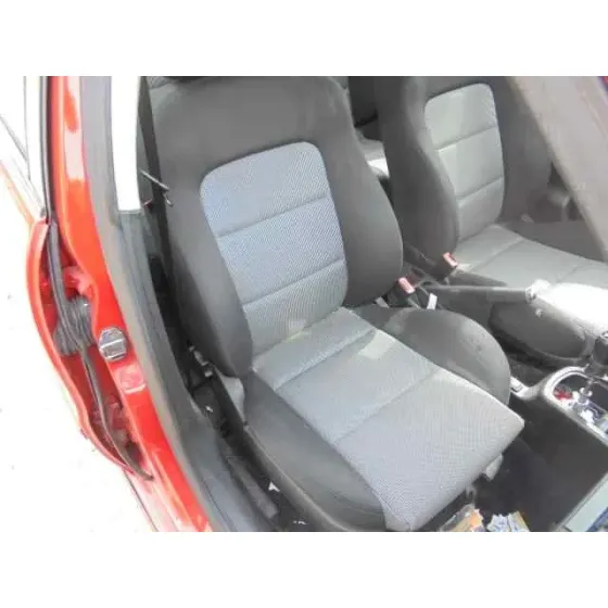 SEAT LEON (1M1) '2005 SPORT F.R. ROJO