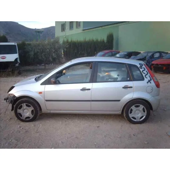 FORD FIESTA (CBK) '2003 GHIA GRIS