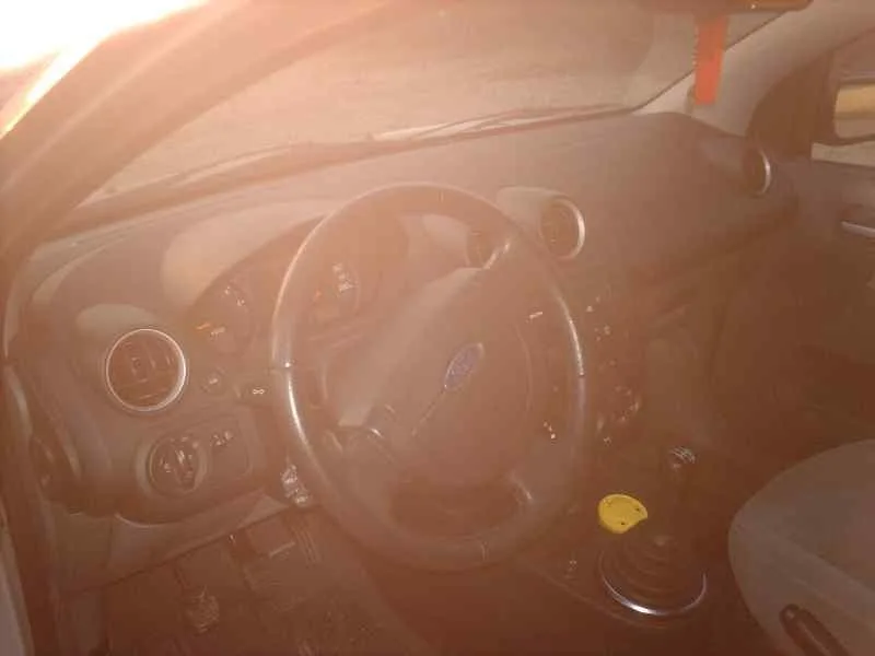 FORD FIESTA (CBK) '2003 GHIA GRIS